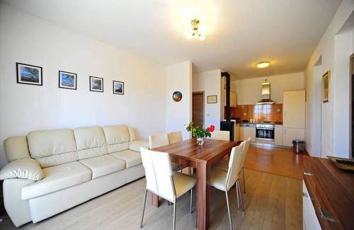 Gornje Selo Apartment | Spacious 2-Bedroom Apartment for Family Comfort