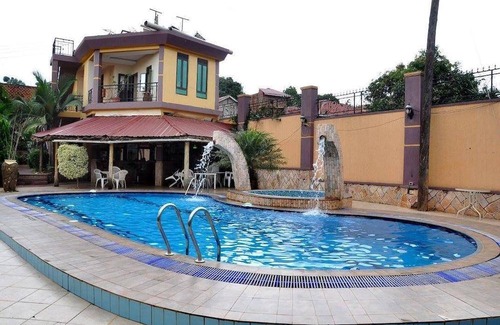 Kitende Hotel | Spacious 56 m² Hotel with Pool for Up to 4 Guests
