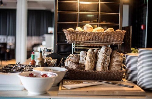 Hamar Municipality Hotel | Spacious 56 m² Hotel with Pet-Friendly Amenities