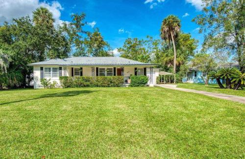 Downtown Historic District House | Exceptional Stay at 56 Valencia Street - Family-Friendly Haven