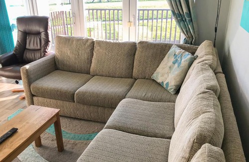Corton House | Pet-Friendly Retreat at 56 Waterside Park with Ocean Views