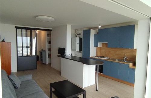 Le Home Apartment | Seaside Haven with Ocean View & Hot Tub in Cabourg