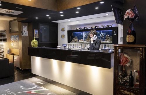 Orio al Serio Hotel | Discover Comfort at 57 Reshotel Orio - Family-Friendly Escape