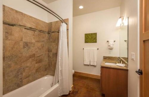 Moab House | Discover 57 Robber's Roost: A Guest Favorite with Hot Tub