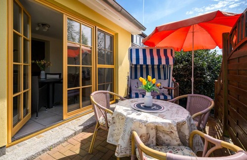Zingst Apartment | Family-Friendly Stay at Ferienwohnung Visby 2 with Kitchen