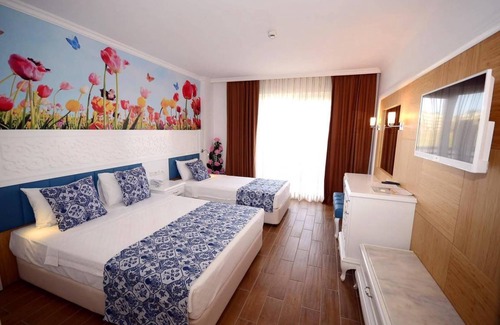 Turkler Resort | Spacious Oceanfront Resort for 127 Guests with Pool