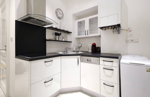 Innere Stadt Apartment | Classic 58m² Apartment for 2-4 in City Center
