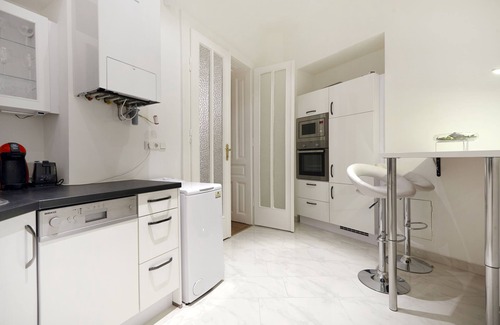Innere Stadt Apartment | Classic 58m² Apartment for 2-4 in City Center