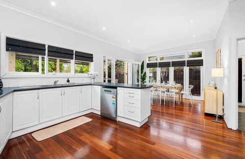 East Victoria Park House | 59 Balmoral - Classic Australian Charm