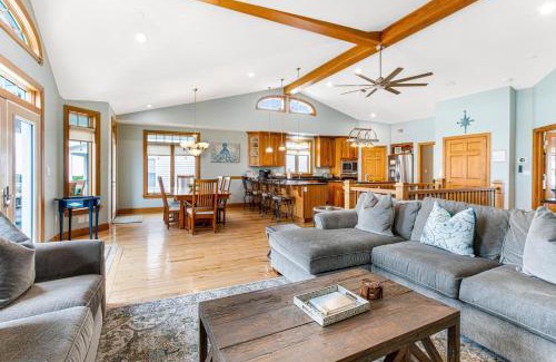 Tybee Island House | Discover 59 Captain's View: Family-Friendly with Pool Access