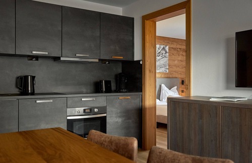 Gargellen Apartment | Alpinresort: Family-Friendly Escape with Pool and Kitchen