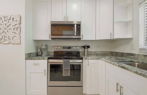 Safety Harbor Cottage | Newly Renovated Coastal Cottages: Guest Rated 10/10