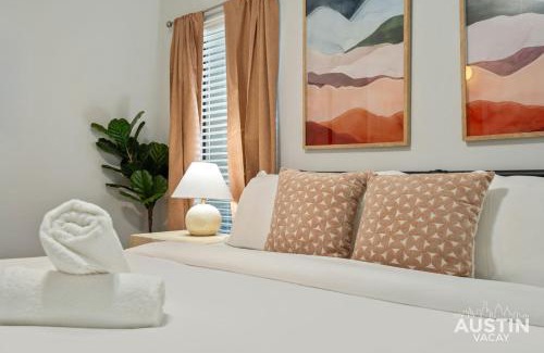 North University Apartment | 5BR 2BA Austin Hideaway Near SoCo The Domain and Lady Bird Lake by Austin Vacay