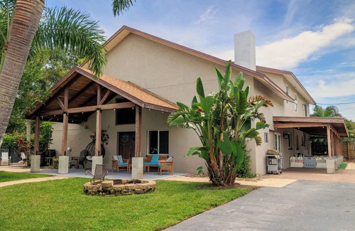Seminole House | Perfect Family Retreat: 5BR Home with Pool Near the Beach