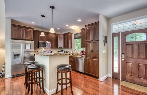 Mineral House | Impressive 5BR Retreat with Large Dock and Fast WiFi