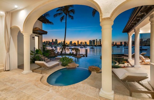 Seybold House | Elegant Miami Waterfront Villa with Private Pool & Spa