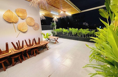 Son Tra House | 5BR -5 min walk to My Khe beach + drive to Han market/Dragon bridge/City center