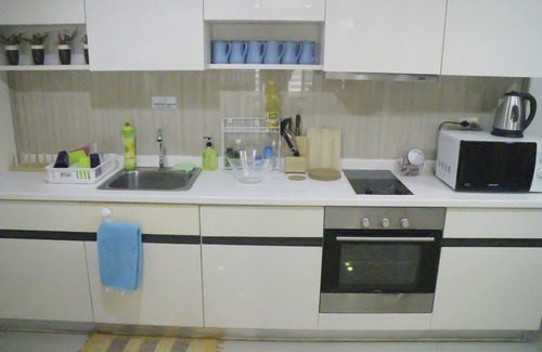 Bangkok Central Business District House | Chic 5BR House in Erawa with Spa and Hot Tub Amenities