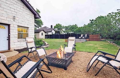 Dripping Springs House | 5BR Hill Country | Firepit, Game Room, Plunge Pool