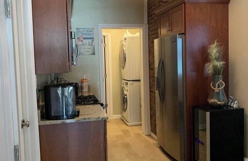 Rumson Condo | 5BR Home Amazing VIEWS, 2Family Unit Private Beach
