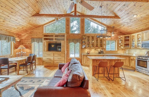 Whitefish House | Guest Rated 10/10: Family Getaway Near Ski Resort & Glacier Park