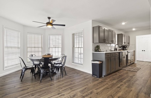 Springdale House | Beautiful 5BR Lake View Retreat with Pool & Hot Tub