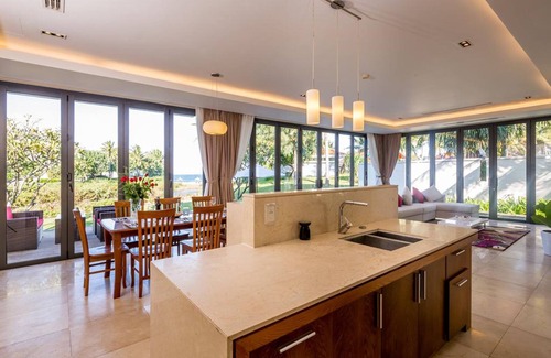 Hoa Hai Villa | Inviting 5BR Little Seaview Pool Villa at Ocean Resort