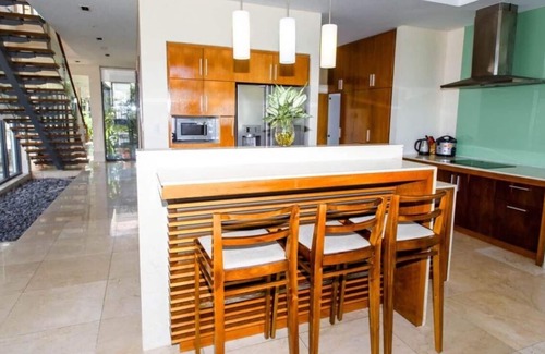 Hoa Hai Villa | Inviting 5BR Little Seaview Pool Villa at Ocean Resort