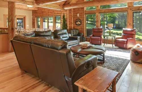 Boyne Falls House | Exclusive 5BR Ski In/Ski Out Lodge in Boyne with Spa