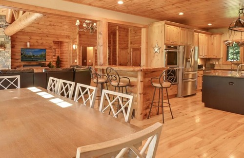 Boyne Falls House | Exclusive 5BR Ski In/Ski Out Lodge in Boyne with Spa