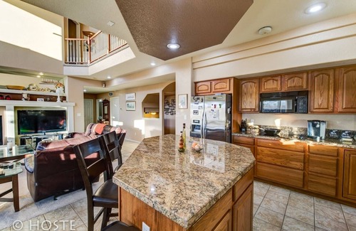 Northeast Colorado Springs Cottage | Family-Friendly 5BR Mountain View Getaway with Hot Tub