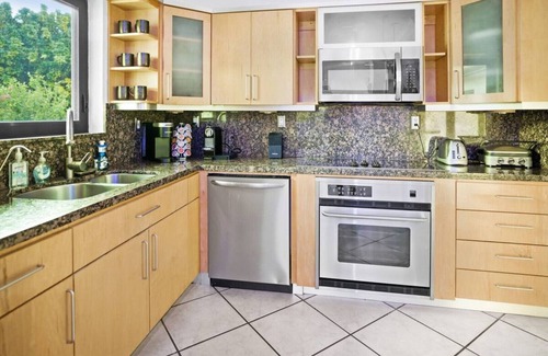 Pinecrest Villa | Explorers Haven: 5BR Oasis with Pool & Sports Facilities
