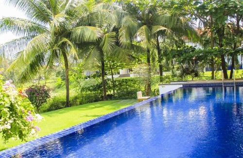 Ngu Hanh Son Villa | Elegant 5BR Pool Villa at Da Nang Ocean Resort Getaway