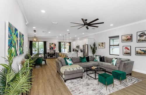 Sun Bay South House | Elegant 5BR Serenity in Tampa with Pool & Hot Tub