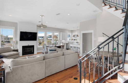 Seagrove Beach House | 5BR Sleeps14 in Seagrove Beach, Golf Cart, 6 Bikes, Pool + Free Attractions!
