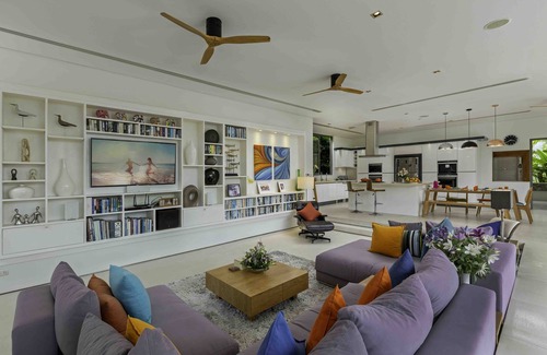 Ban Na Faek Villa | Experience Comfort at 5BR Villa White Skies with Pool & Staff
