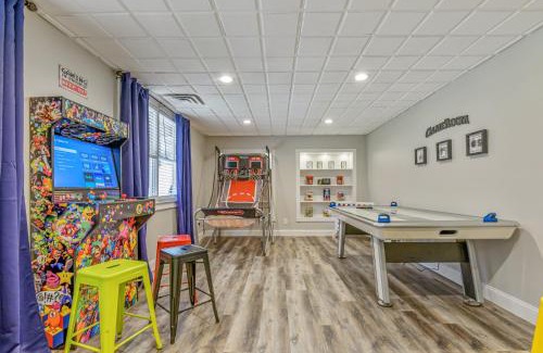 Cartersville House | Family-Friendly 5BR with Movie & Game Rooms Near LakePoint