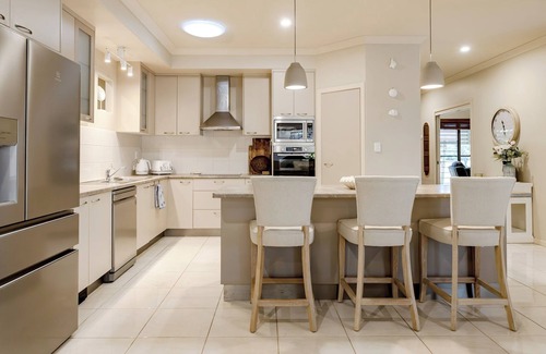 Burrum Heads House | 5BR with pool, games room, sleeps up to 10 guests