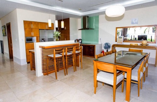 Ngu Hanh Son Villa | Spacious Villa Retreat at 5-Star Resort for Large Groups