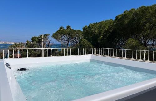 Syracuse Villa | Idyllic 5E Villa Charme: Ocean View & Rooftop Terrace