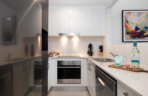 Wooloowin House | 5km to City & Airport|Huge Townhouse|3 Bathrooms