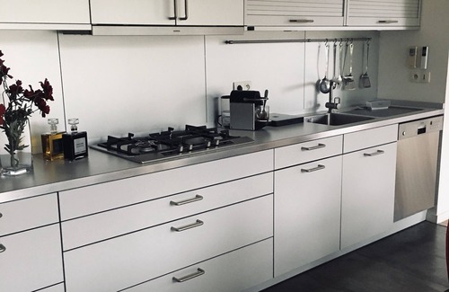 Carbon-Blanc House | Convenient Stay Just 5M from Bordeaux Streetcar & Ocean