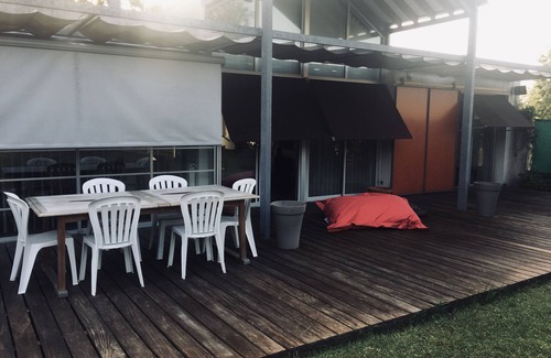 Carbon-Blanc House | Convenient Stay Just 5M from Bordeaux Streetcar & Ocean
