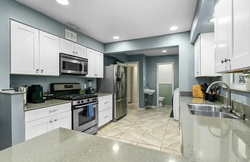 Parker Lane House | 5min Downtown: Foosball, Pingpong, BBQ, Firepit