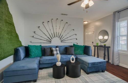 National Hills House | Pet-Friendly Retreat with BBQ & Activities near AN Golf Club