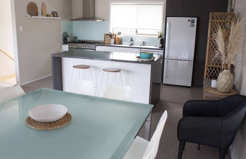 Cape Paterson House | Family-Friendly Retreat: Steps from Beach & Cafe, Free WiFi