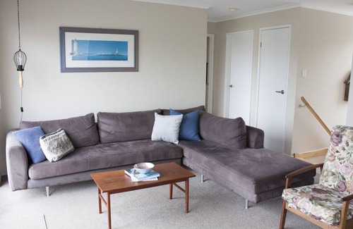 Cape Paterson House | Family-Friendly Retreat: Steps from Beach & Cafe, Free WiFi