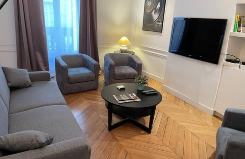 6th Arrondissement Apartment | Ideal Two-Bedroom Escape Near Avenue St Germain des Près