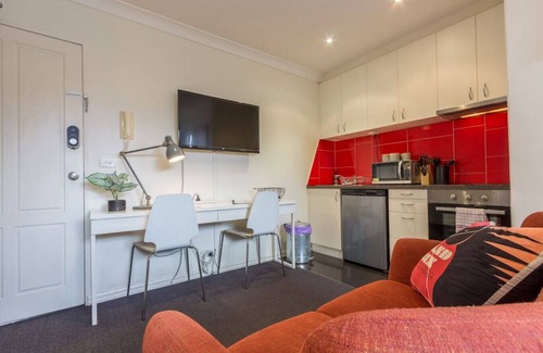 Fitzroy Apartment | Premier Studio Apartment in Vibrant Fitzroy with Breakfast
