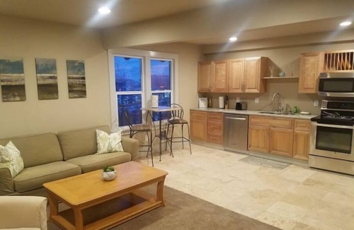 Cliff - Cannon Apartment | Inviting 5th Avenue Suites #5 with Breakfast Included